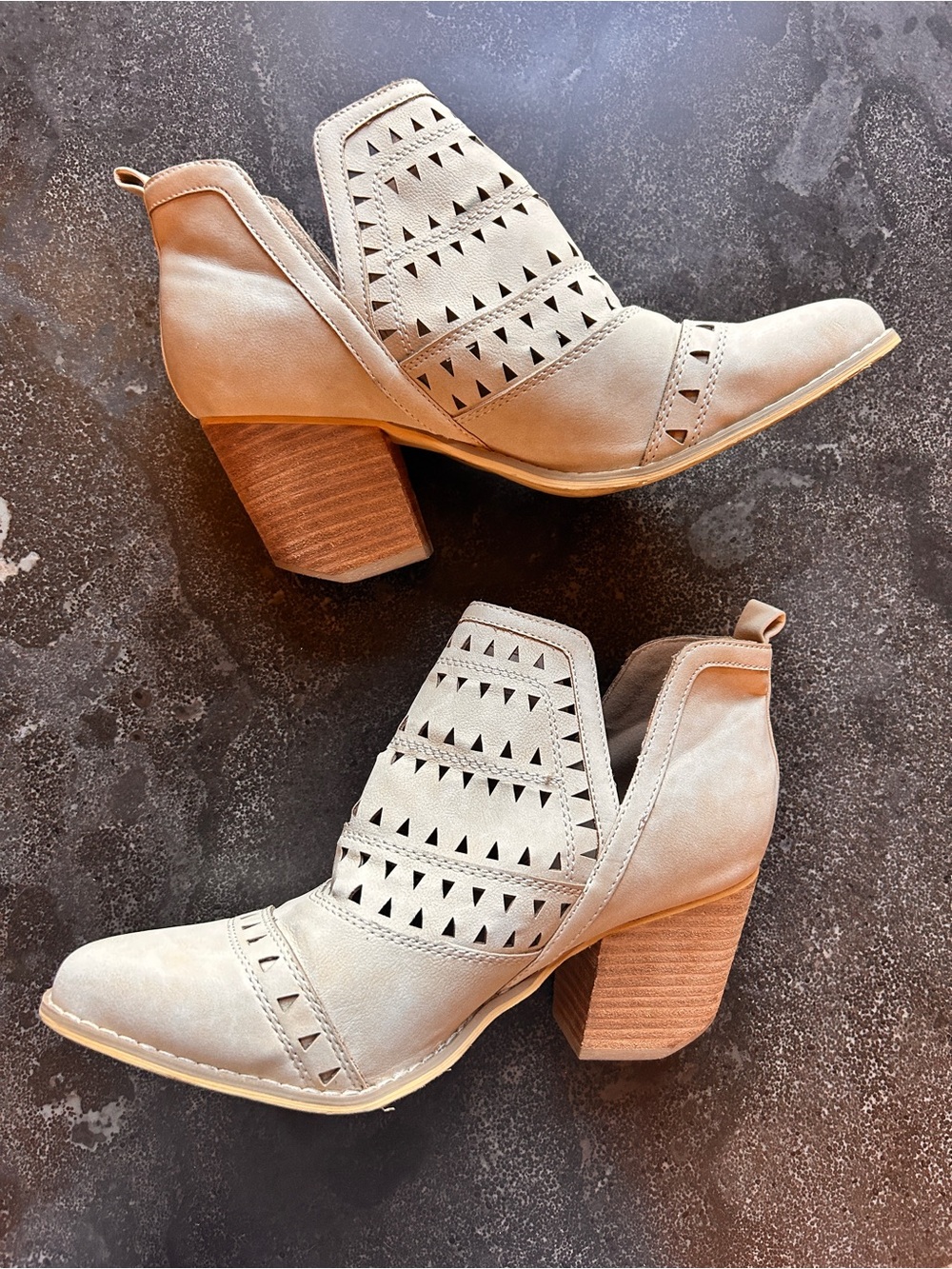Mi.iM “Trixi” Ankle Heeled Booties - Size 9